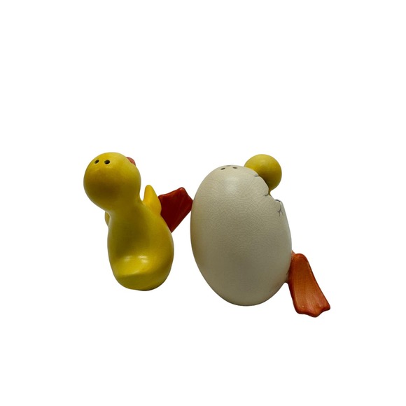 Adorable Duckling Salt & Pepper Shakers - Preowned Excellent Condition - Picture 3 of 5